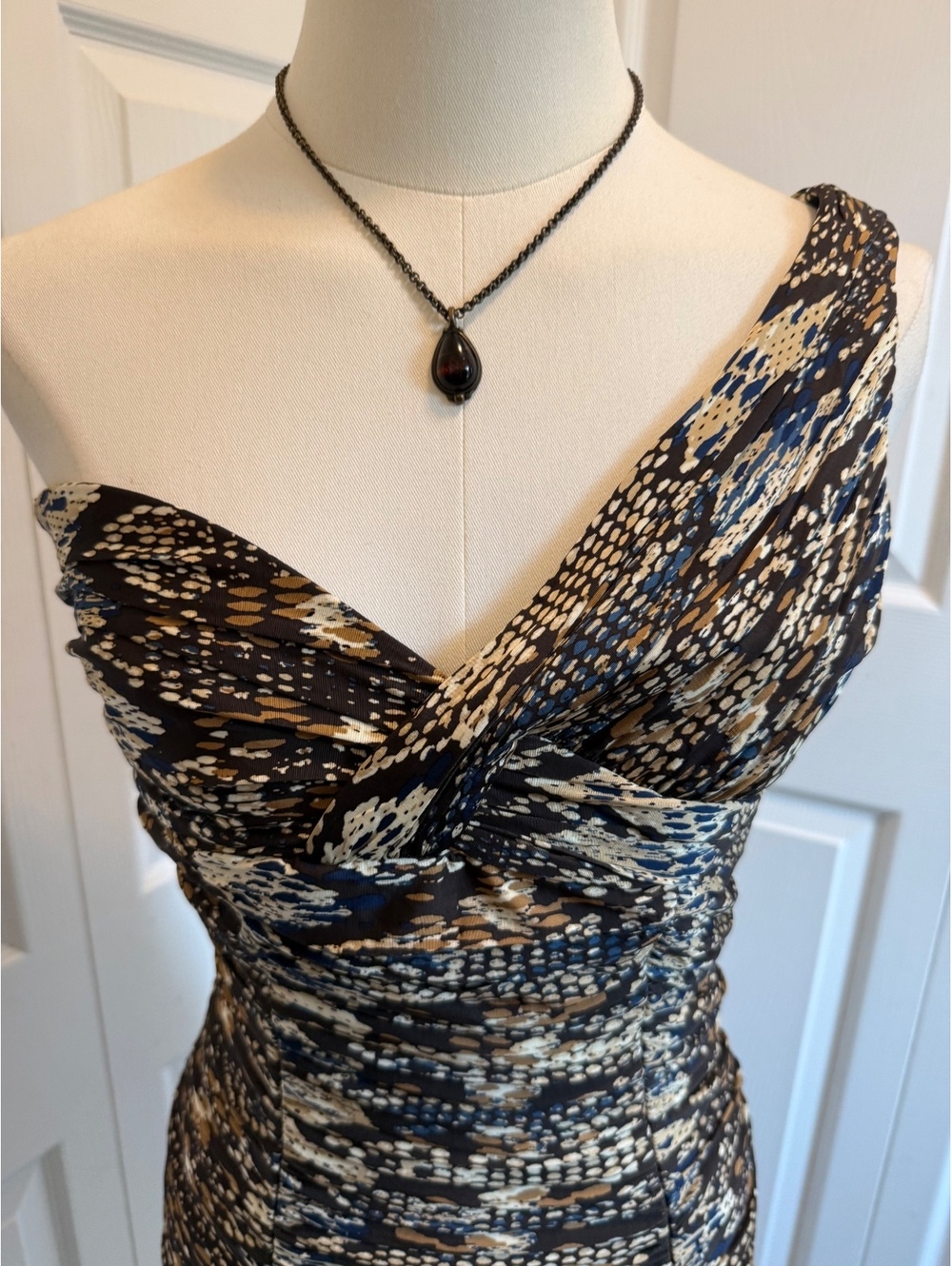 Laundry One-Shoulder Ruched Patterned Cocktail Dress - Picture 3 of 12